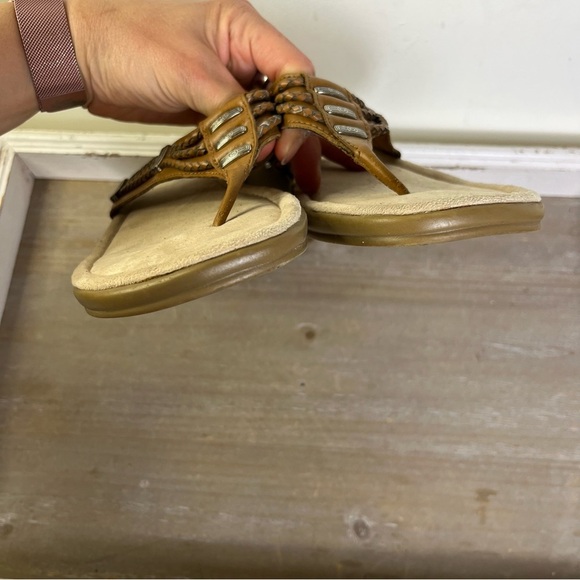 Minnetonka Leather Boho Wedge Sandals Size 9 Flip Flops Comfort - Picture 3 of 9